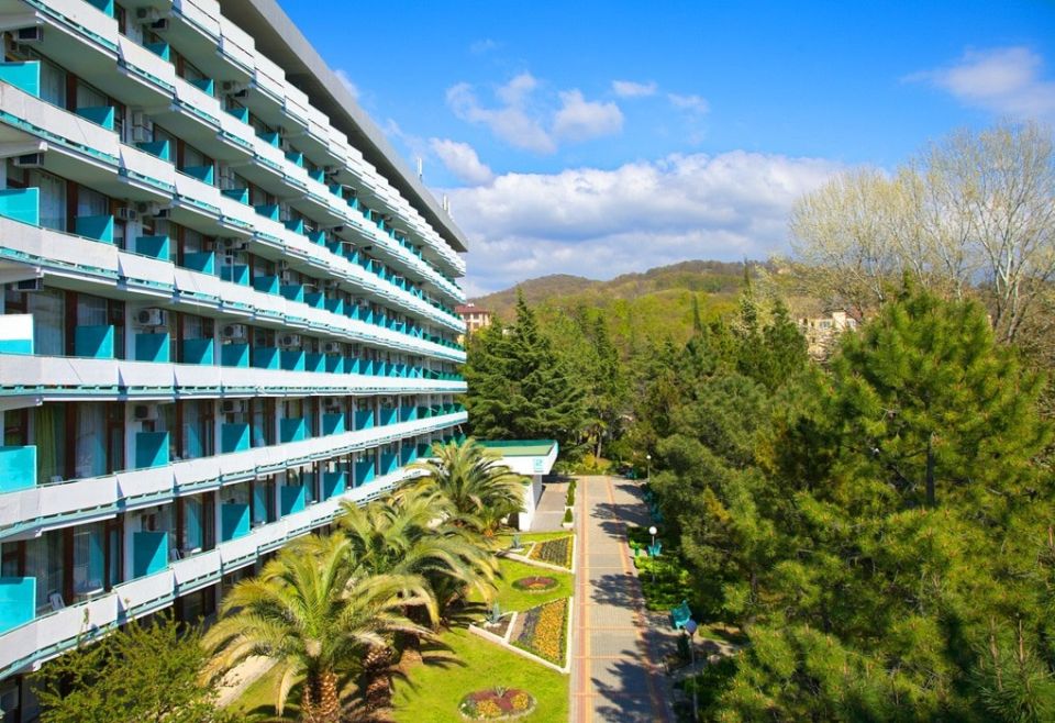 Как пенсионеры могут получить бесплатные путевки в санатории: подробная инструкция