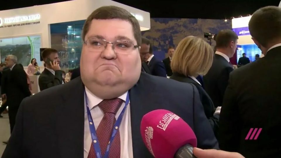 Чиновникам разрешили скрывать свои доходы: новый закон отсекает контроль