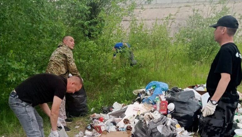 На берегу Волги в Козьмодемьянске провели субботник