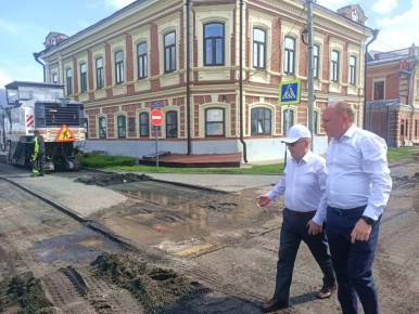 Председатель Госсобрания Михаил Васютин в ходе сегодняшней поездки в Козьмодемьянск посетил ряд объектов и провел несколько рабочих встреч