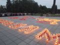 Несмотря на ненастную погоду, в Йошкар-Оле накануне Дня памяти и скорби прошла Всероссийская акция «Свеча памяти», собравшая у Мемориала Воинской Славы несколько сотен горожан