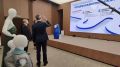 Путин осмотрел выставку участников конкурса растущих российских брендов "Знай наших" — Кремль