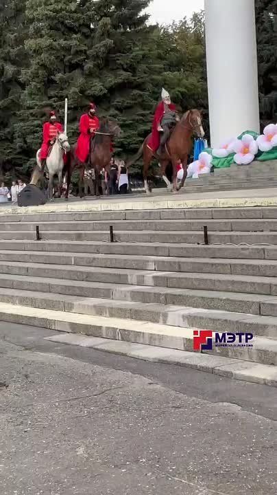   , -         . ...            -