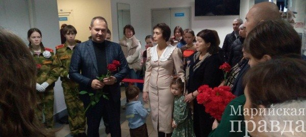 Сегодня в Ледовом дворце стадиона «Дружба» состоялось открытие мемориальной доски Ивану Денисову, мастеру спорта России по шорт-треку, уроженцу Йошкар-Олы Сегодня в Ледовом дворце стадиона «Дружба» состоялось открытие мемориальной доски Ивану Денисову, мастеру спорта России по шорт-треку, уроженцу Йошкар-Олы