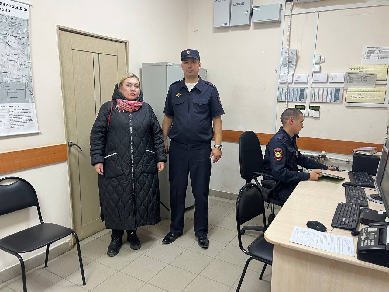 В Республике Марий Эл общественники проверили качество предоставляемых полицией госуслуг, а также оценили работу дежурной части и ИВС В Республике Марий Эл общественники проверили качество предоставляемых полицией госуслуг, а также оценили работу дежурной части и ИВС