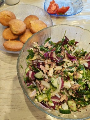 Салат с тунцом и рукколой: легкость и изысканность на вашем столе