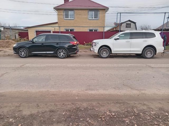 В 14.00 у д. 9 по ул. Совхозная в г. Волжске нетрезвый 35-летний мужчина, управляя автомашиной Tank, как установлено предварительно, не выбрал безопасную дистанцию до движущегося впереди автомобиля Mitsubishi под управлением...