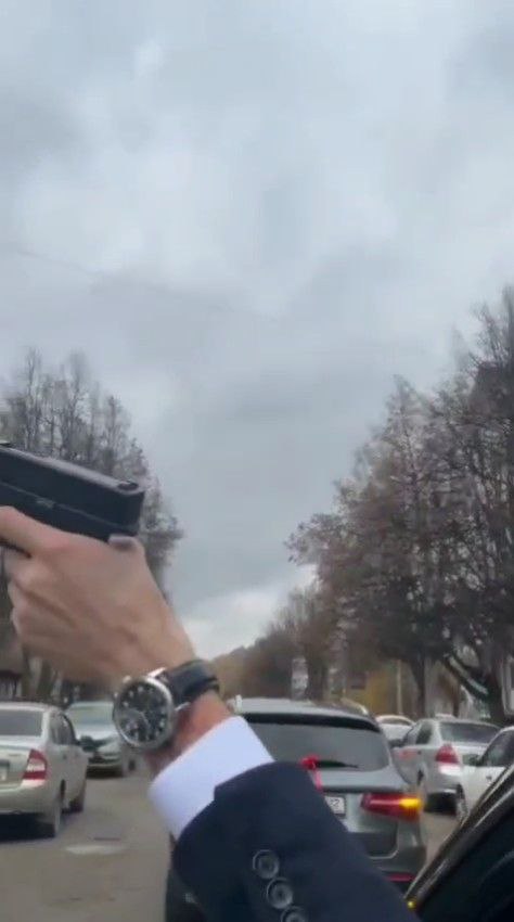 Оперативники МВД по Республике Марий Эл провели проверку сообщения о стрельбе во время движения свадебного кортежа Оперативники МВД по Республике Марий Эл провели проверку сообщения о стрельбе во время движения свадебного кортежа