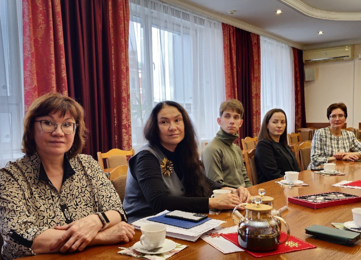 Муниципальные служащие Куйбышевского округа Запорожской области, получающие образование по заочной программе в Волгатехе, посетили администрацию и Собрание депутатов Йошкар-Олы Муниципальные служащие Куйбышевского округа Запорожской области, получающие образование по заочной программе в Волгатехе, посетили администрацию и Собрание депутатов Йошкар-Олы