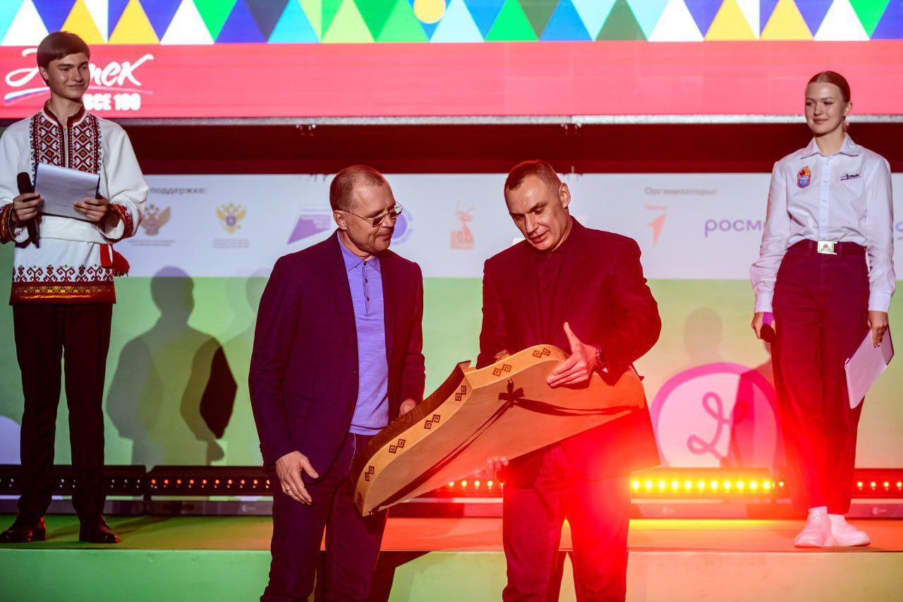 Юрий Зайцев: Завершился вечер в «Артеке» ярким концертом «Гусли Победы» Юрий Зайцев: Завершился вечер в «Артеке» ярким концертом «Гусли Победы»