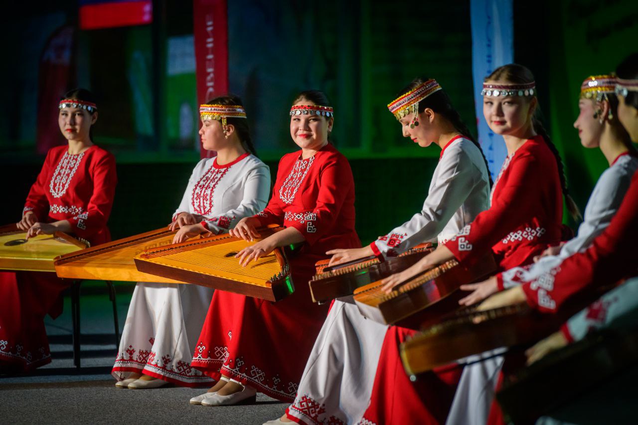 В рамках Дня Марий Эл в «Артеке» прошел торжественный концерт «Гусли Победы» В рамках Дня Марий Эл в «Артеке» прошел торжественный концерт «Гусли Победы»