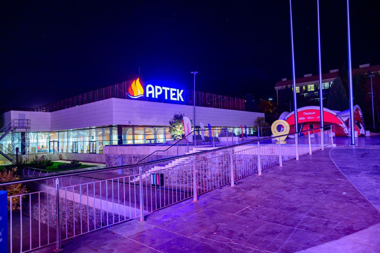 Юрий Зайцев: Завершился вечер в «Артеке» ярким концертом «Гусли Победы» Юрий Зайцев: Завершился вечер в «Артеке» ярким концертом «Гусли Победы»