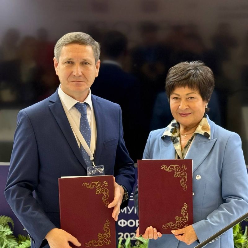 Антон Трудинов: Важное соглашение о сотрудничестве между Йошкар-Олой и Гатчинским муниципальным округом подписано на Международном Муниципальном Форуме БРИКС в Санкт-Петербурге!