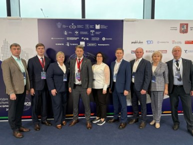 Врио мэра Йошкар-Олы Антон Трудинов в составе делегации Марий Эл принимает участие в Международном Муниципальном Форуме БРИКС-2025 в Санкт-Петербурге