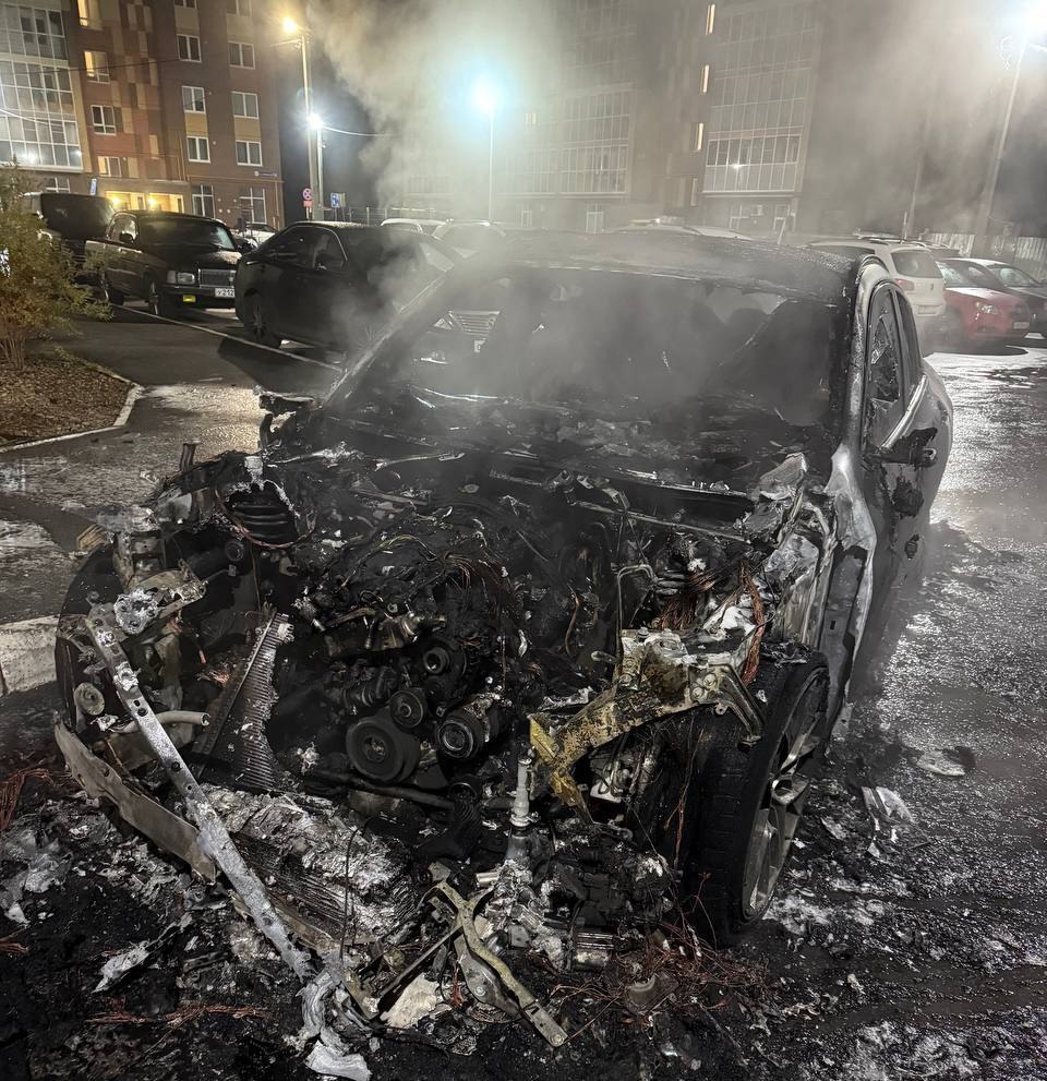 Сегодня ночью в Йошкар-Оле подожгли автомобиль Сегодня ночью в Йошкар-Оле подожгли автомобиль