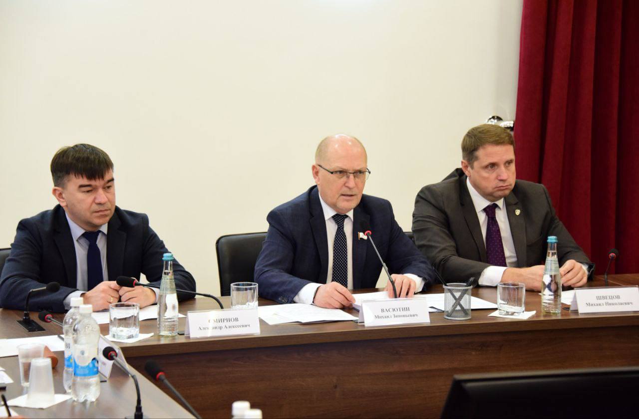 Сегодня оба депутата приняли участие в круглом столе, организованном МарГУ и Государственным Собранием Сегодня оба депутата приняли участие в круглом столе, организованном МарГУ и Государственным Собранием