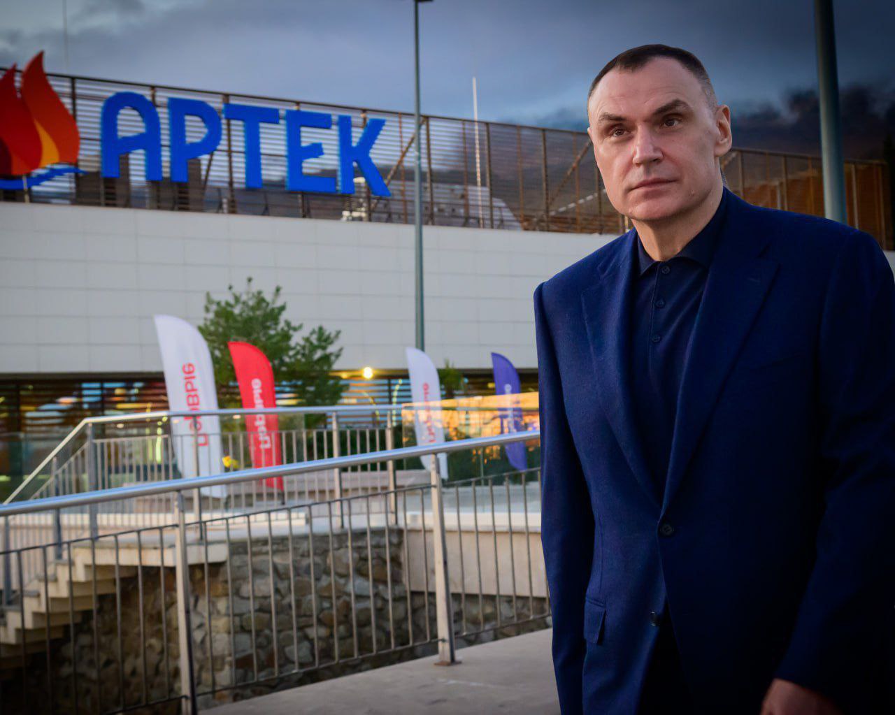 Юрий Зайцев: Завершился вечер в «Артеке» ярким концертом «Гусли Победы»