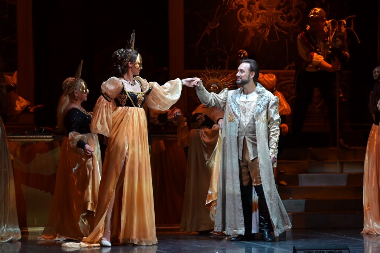 Бессмертная опера Джузеппе Верди «Риголетто», вдохновленная драмой Виктора Гюго «Король забавляется», стала завершающим аккордом V Фестиваля оперного искусства им. А. Эшпая, который проходил в Йошкар-Оле Бессмертная опера Джузеппе Верди «Риголетто», вдохновленная драмой Виктора Гюго «Король забавляется», стала завершающим аккордом V Фестиваля оперного искусства им. А. Эшпая, который проходил в Йошкар-Оле