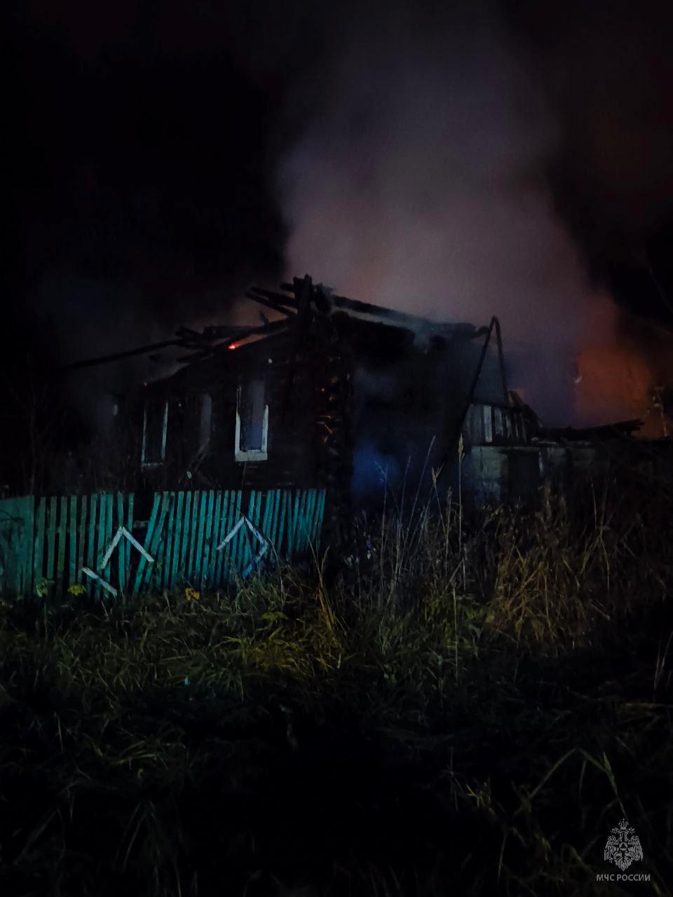 60-летний мужчина погиб на пожаре, который произошел в деревне Петропавловка в Советском районе минувшей ночью