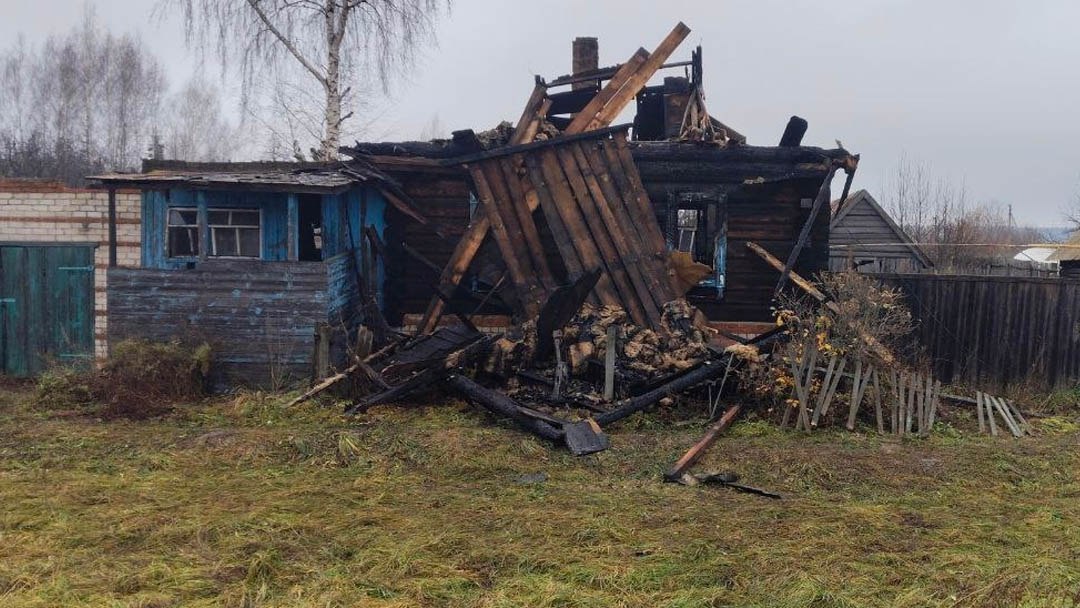 В Марий Эл из-за курения в кровати сгорел дом, пострадал хозяин