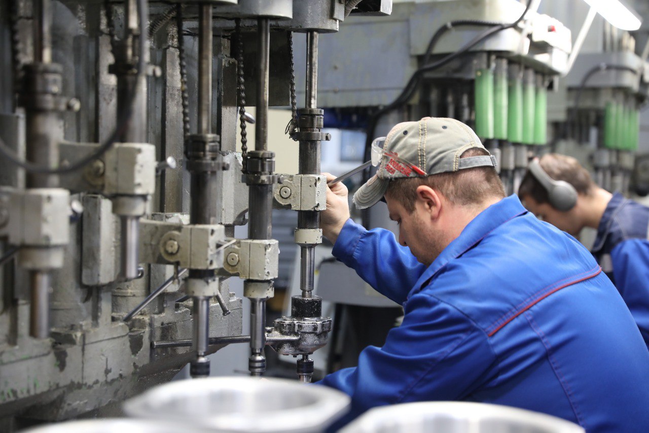 Сенатор, представитель от Госсобрания Марий Эл в Совете Федерации Сергей Мартынов посетил с рабочим визитом одно из крупнейших предприятий республики – Красногорский завод "Электродвигатель" Сенатор, представитель от Госсобрания Марий Эл в Совете Федерации Сергей Мартынов посетил с рабочим визитом одно из крупнейших предприятий республики – Красногорский завод "Электродвигатель"