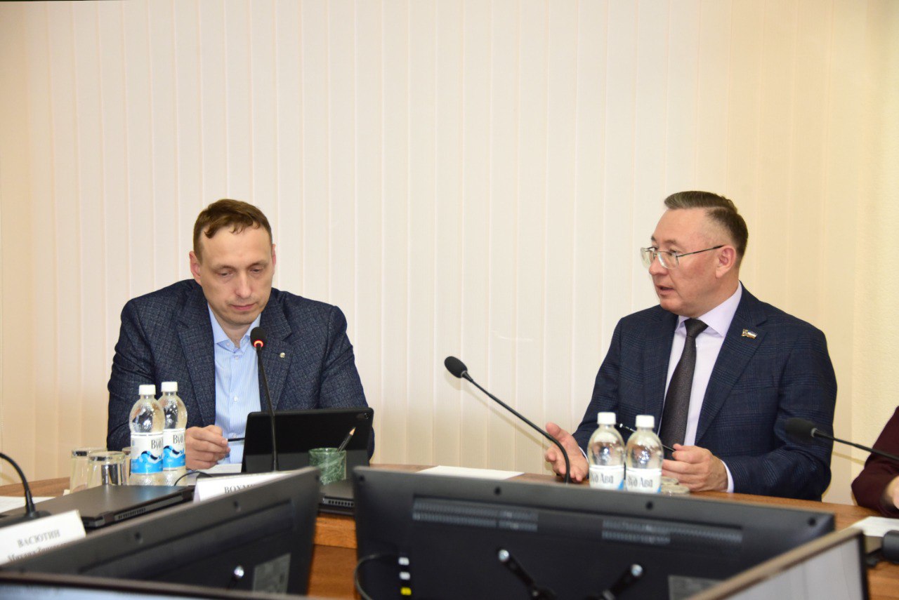 КРУГЛЫЙ СТОЛ В ГОССОБРАНИИ: ПЕРВЫЕ ИТОГИ РЕФОРМЫ МЕСТНОГО САМОУПРАВЛЕНИЯ В МАРИЙ ЭЛ КРУГЛЫЙ СТОЛ В ГОССОБРАНИИ: ПЕРВЫЕ ИТОГИ РЕФОРМЫ МЕСТНОГО САМОУПРАВЛЕНИЯ В МАРИЙ ЭЛ