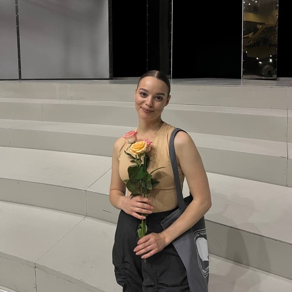 Доброе утро, Йошкар-Ола!. Спешим поделиться новостью из жизни ансамбля "УлыбкаАссорти" - ученица танцевального коллектива Елена Полушина выступает на сцене Краснодарского театра современного искусства с пластическим...