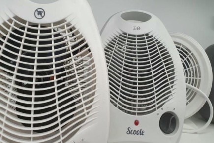 Как быстро убрать пыль с вентилятора: метод без разборки с кистью и феном