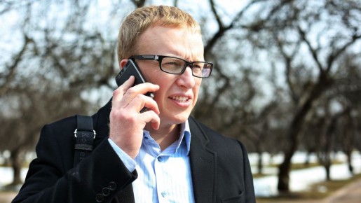 Не бегите в мастерскую: вот что надо делать с телефоном, если не слышно собеседника