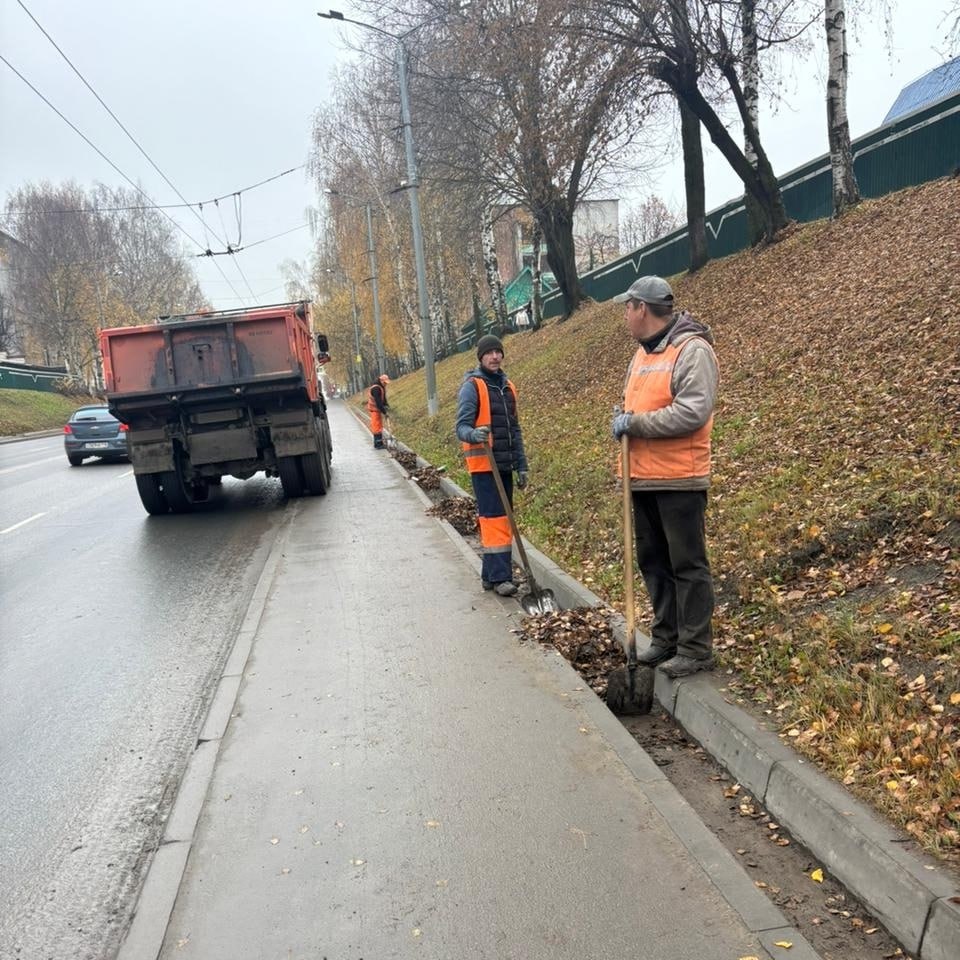 Пока коммунальная техника столицы готовится к зимним морозам, дорожные службы активно работают над не менее важной задачей – обеспечением бесперебойного стока воды Пока коммунальная техника столицы готовится к зимним морозам, дорожные службы активно работают над не менее важной задачей – обеспечением бесперебойного стока воды