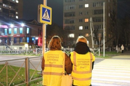 Безопасность пешеходов-йошкар-олинцев помогают обеспечивать волонтеры Марийского государственного университета