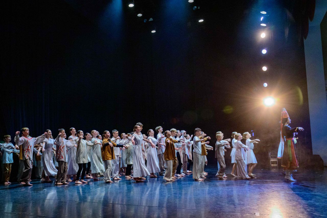 В Марий Эл отметили 105-летие республики и День народного единства В Марий Эл отметили 105-летие республики и День народного единства