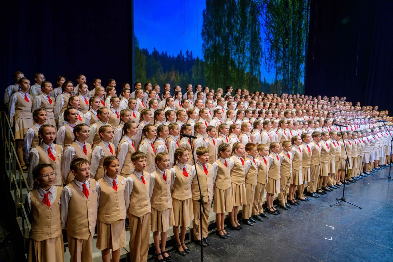 В Марий Эл отметили 105-летие республики и День народного единства В Марий Эл отметили 105-летие республики и День народного единства