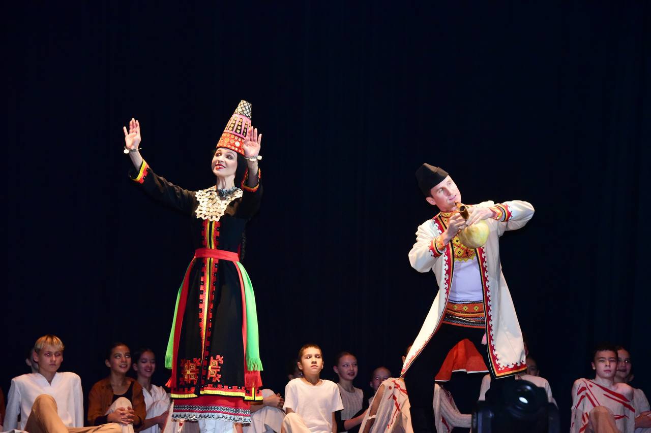 Председатель Госсобрания Михаил Васютин, депутаты парламента сегодня приняли участие в торжественном мероприятии, посвященном Дню народного единства и 105-летию со дня образования Республики Марий Эл Председатель Госсобрания Михаил Васютин, депутаты парламента сегодня приняли участие в торжественном мероприятии, посвященном Дню народного единства и 105-летию со дня образования Республики Марий Эл