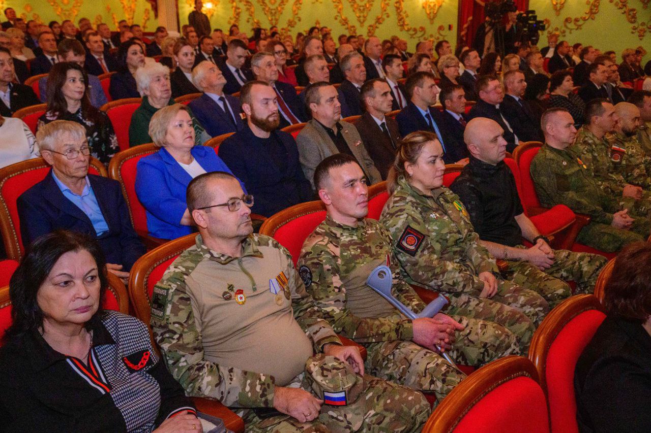 В Марий Эл отметили 105-летие республики и День народного единства В Марий Эл отметили 105-летие республики и День народного единства