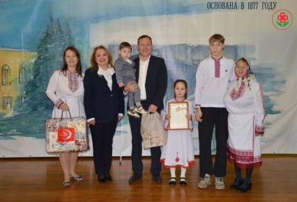 В Национальной библиотеке им. С. Г. Чавайна прошел фестиваль семейного чтения «Моя семья, мой край родной – моя история»