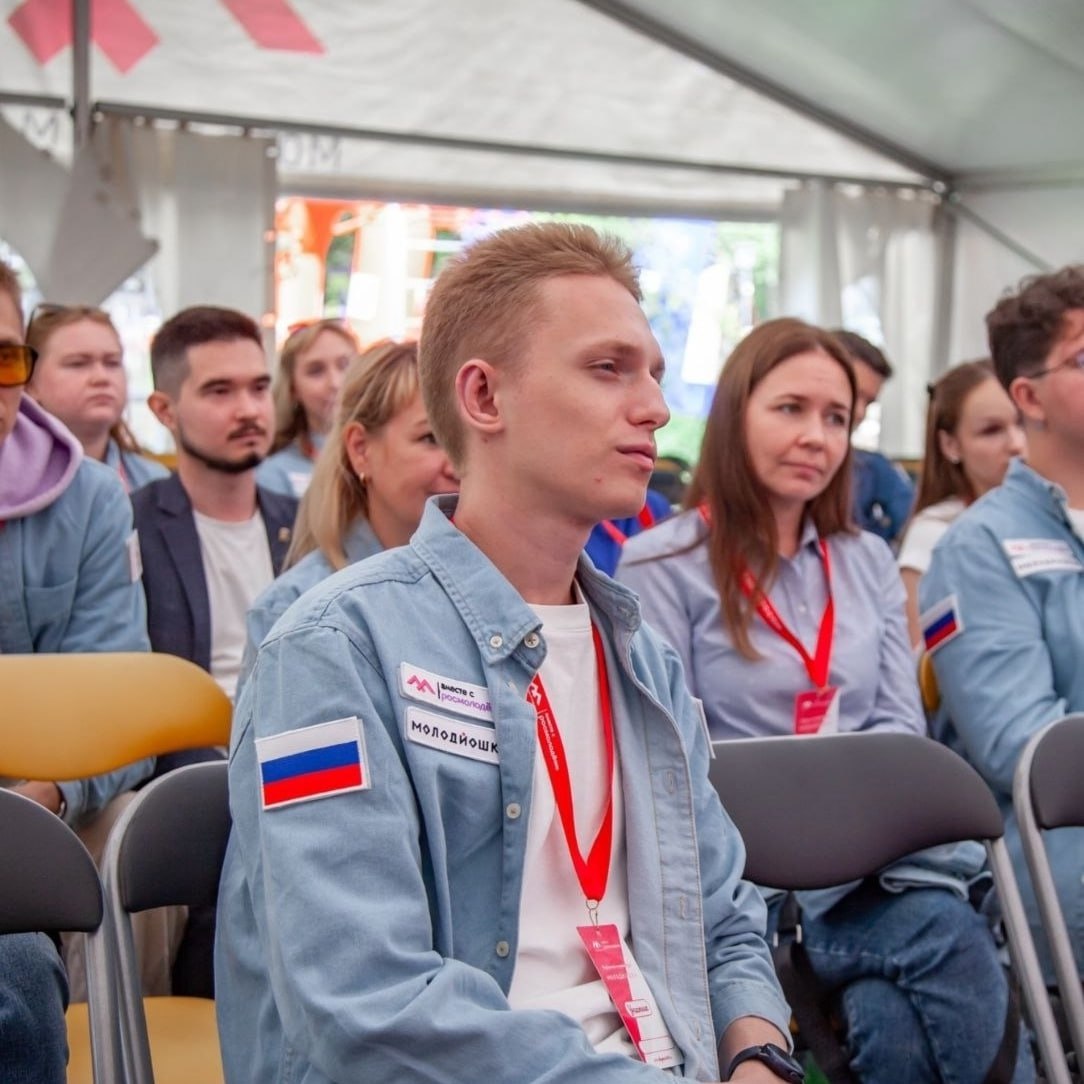 Доброе утро, Йошкар-Ола!. Не перестаём восхищаться нашими талантливыми ребятами из Йошкар-Олы и их достижениями! Председатель Молодёжного парламента Йошкар-Олы Вадим Елькин победил в конкурсе молодёжных проектов «МолодЙошка»...