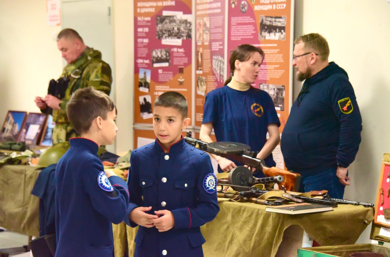 В школе №32 Йошкар-Олы юные исследователи представили доклады о выдающихся личностях на республиканской конференции "Герой моего народа" В школе №32 Йошкар-Олы юные исследователи представили доклады о выдающихся личностях на республиканской конференции "Герой моего народа"