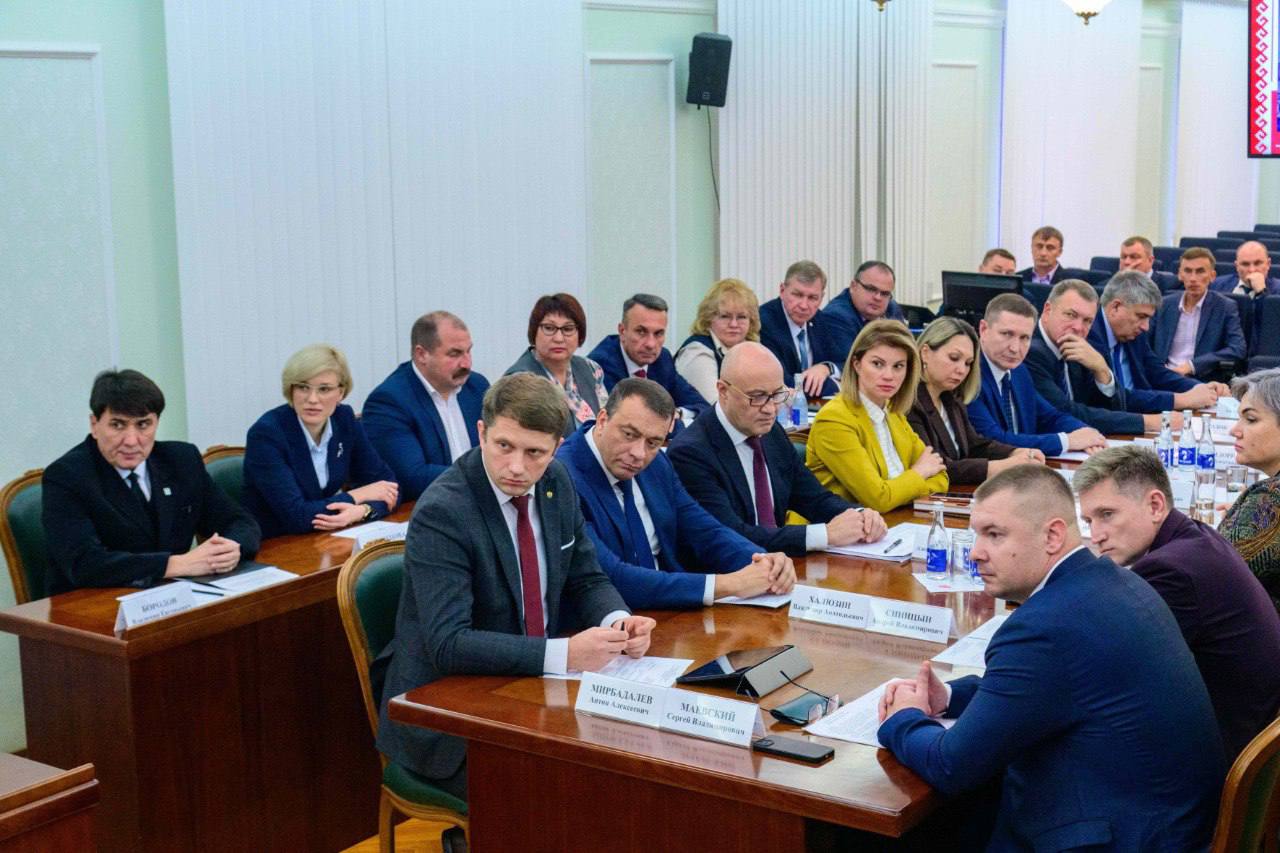 Председатель Госсобрания Михаил Васютин принял участие в совещании по теме организации комфортной, безопасной среды, которое прошло сегодня в Доме Правительства в рамках рабочего визита делегации Владимирской области Председатель Госсобрания Михаил Васютин принял участие в совещании по теме организации комфортной, безопасной среды, которое прошло сегодня в Доме Правительства в рамках рабочего визита делегации Владимирской области