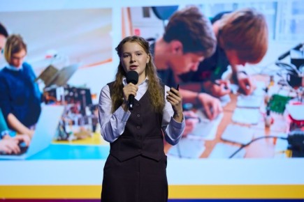 Ученица девятого класса гимназии № 4 имени А. С. Пушкина Йошкар-Олы Анастасия Никифорова создала виртуальный ядерный реактор