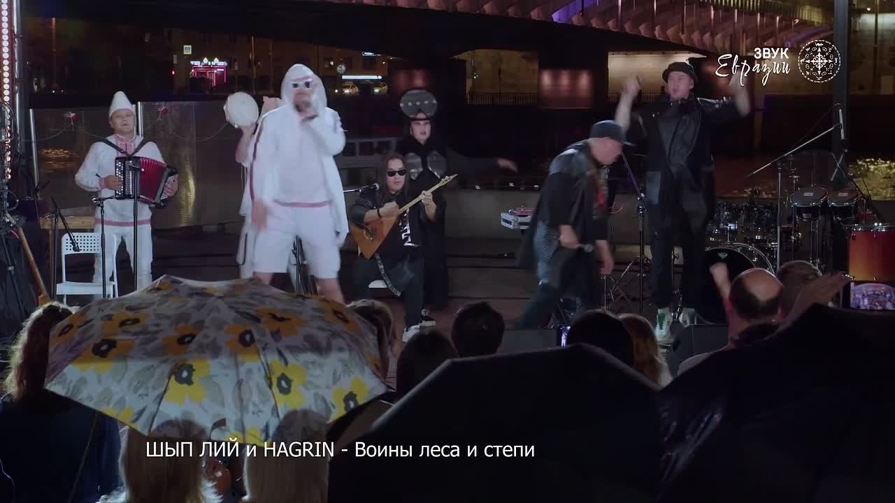 Президенту России Владимиру Путину подарили пластинку с марийским рэпом