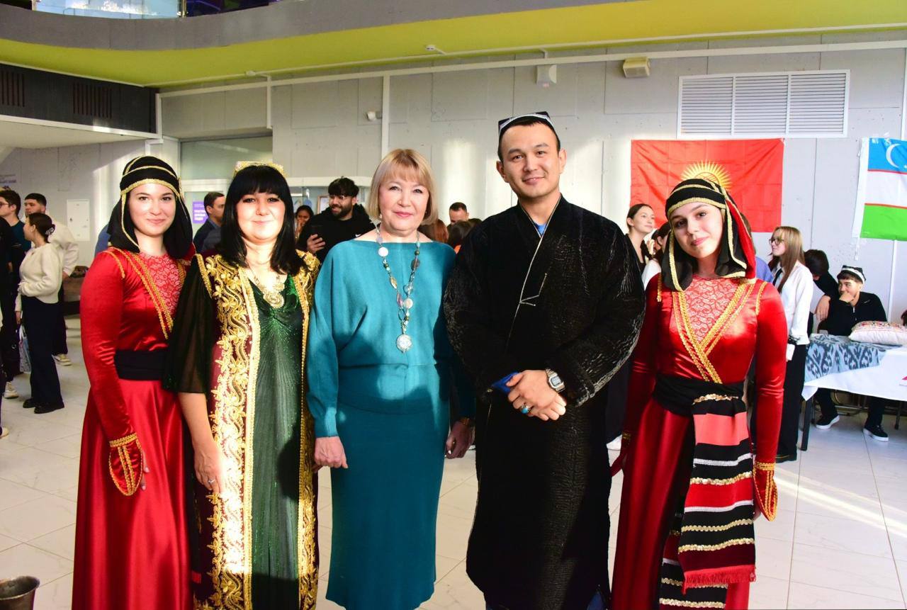 Многообразие и уникальность национальных культур продемонстрировали на молодежном фестивале "Единство в дружбе" Многообразие и уникальность национальных культур продемонстрировали на молодежном фестивале "Единство в дружбе"