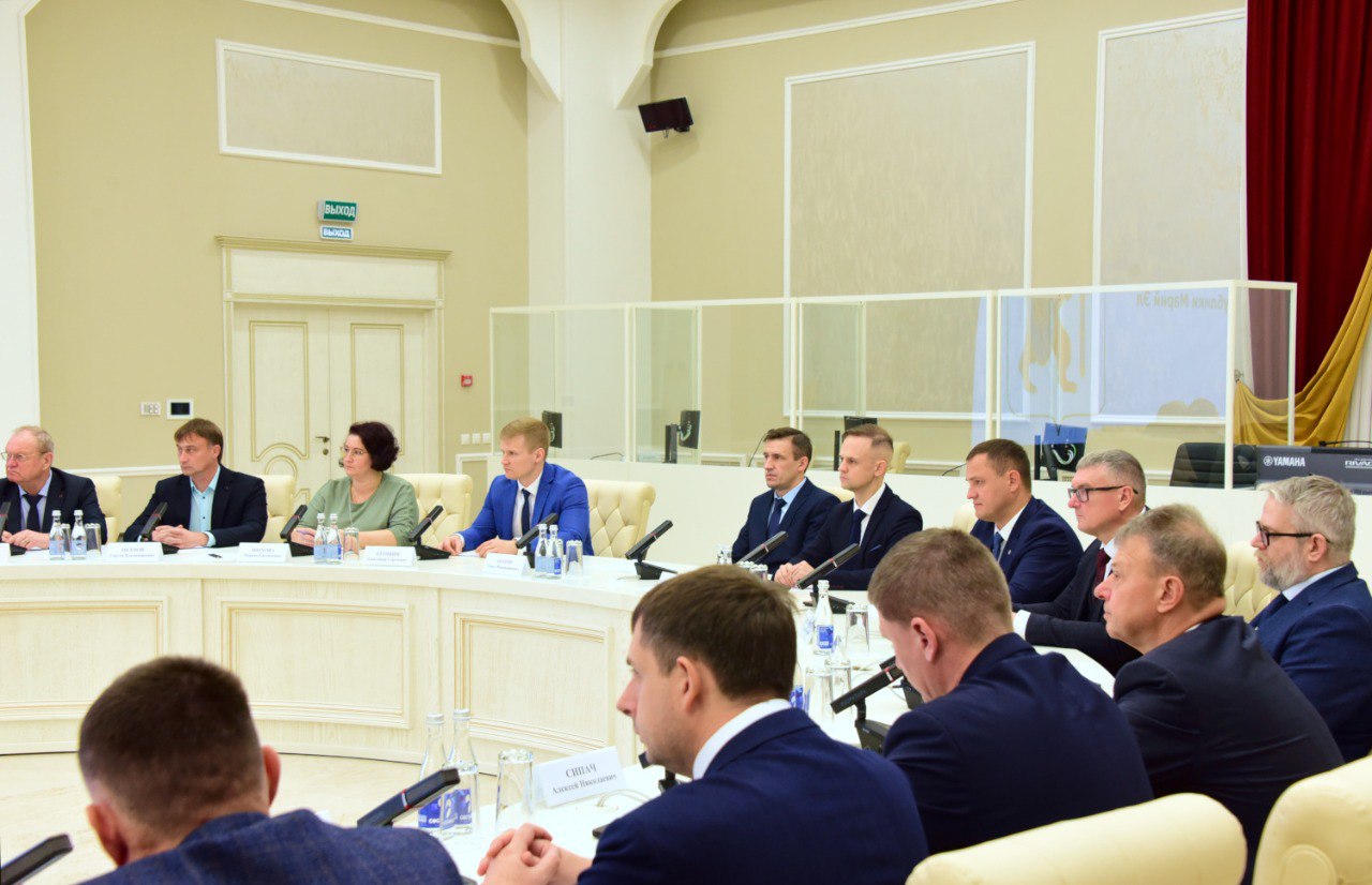 Сегодня в Доме дружбы народов Марий Эл состоялось рабочее совещание с делегацией Владимирской области, посвященное развитию межрегионального сотрудничества в сфере туризма Сегодня в Доме дружбы народов Марий Эл состоялось рабочее совещание с делегацией Владимирской области, посвященное развитию межрегионального сотрудничества в сфере туризма