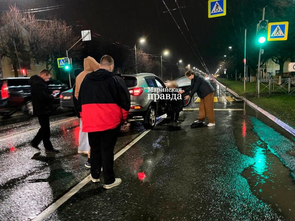 В Йошкар-Оле женщина-пешеход оказалась под колесами автомобиля