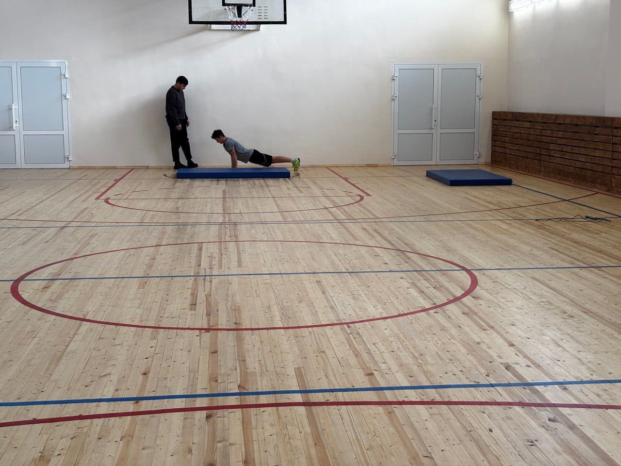 Юрий Зайцев: Продолжаем обновлять помещения наших образовательных учреждений Юрий Зайцев: Продолжаем обновлять помещения наших образовательных учреждений