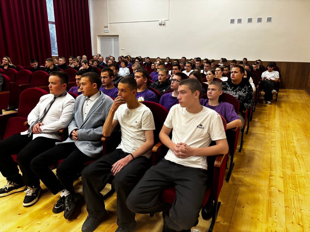 Юрий Зайцев: Продолжаем обновлять помещения наших образовательных учреждений Юрий Зайцев: Продолжаем обновлять помещения наших образовательных учреждений