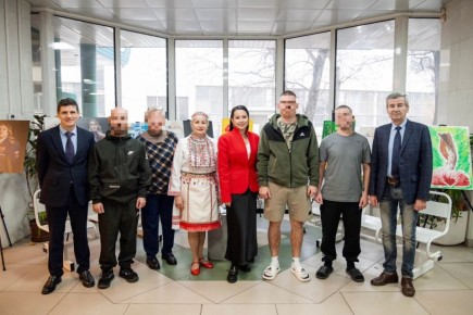 В Главном военном клиническом госпитале им. Н. Н. Бурденко открылась 34-я выставка фотопроекта «Жена Героя, Мать Героя. Марий Эл»