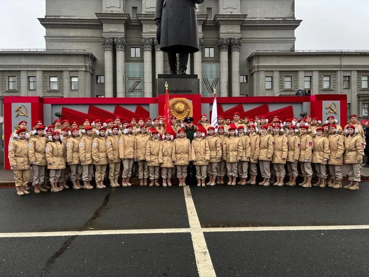 7 ноября в Самаре прошел XV юбилейный Парад Памяти, организованный в рамках всероссийского патриотического проекта «Парад Памяти 7 ноября 1941 года»