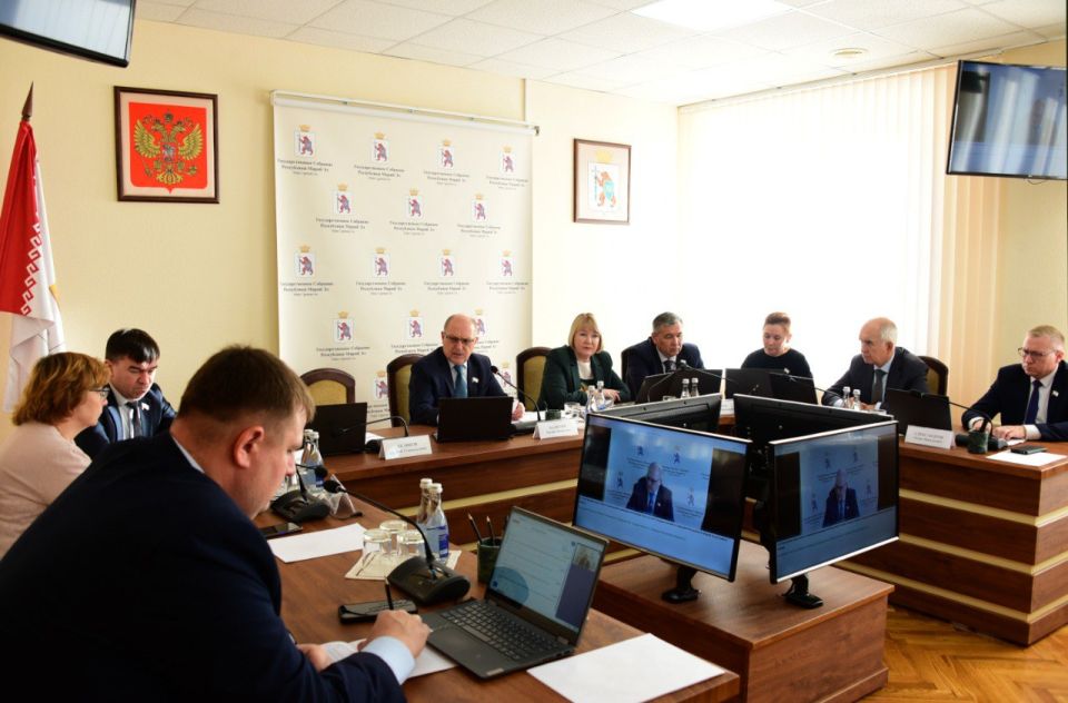 ПРЕЗИДИУМ ПРОДОЛЖАЕТ ПОДГОТОВКУ К БЮДЖЕТНОЙ СЕССИИ