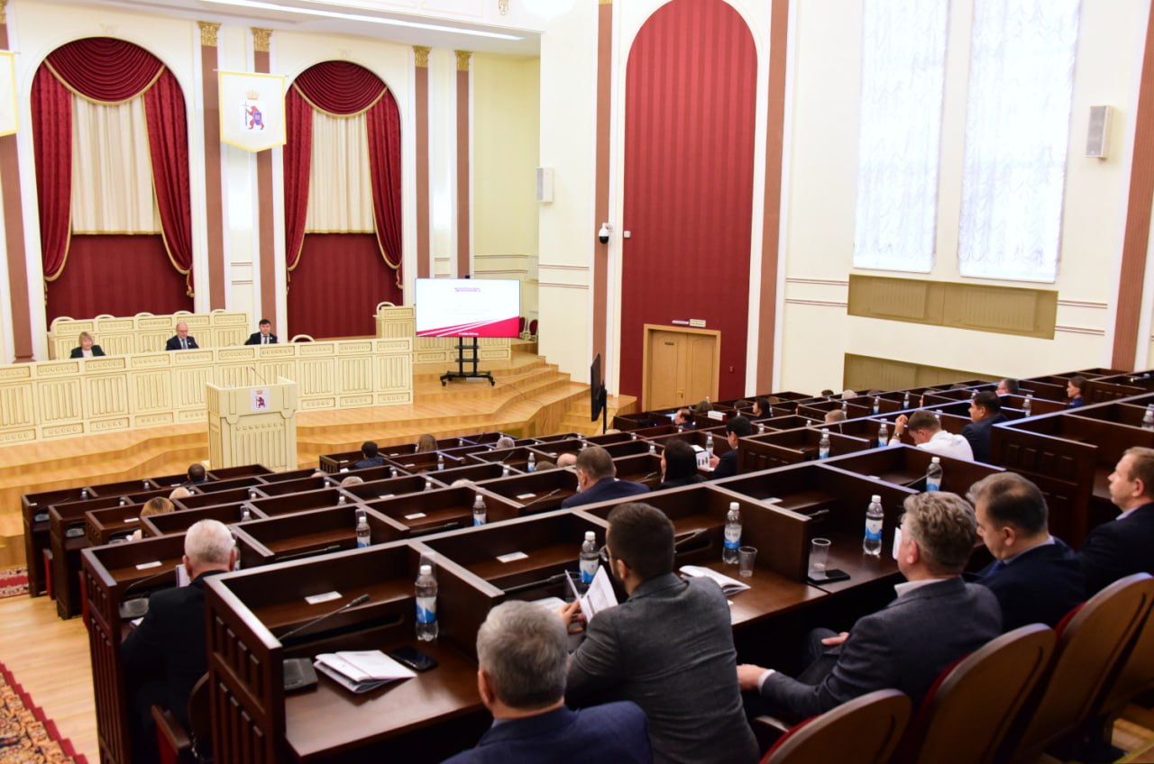 В рамках Дня депутата, прошедшего под председательством руководителя марийского парламента Михаила Васютина, участники региональной кадровой программы наставничества «Герои Марий Эл. Талешке-влак», реализуемой по инициативе... В рамках Дня депутата, прошедшего под председательством руководителя марийского парламента Михаила Васютина, участники региональной кадровой программы наставничества «Герои Марий Эл. Талешке-влак», реализуемой по инициативе...